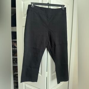 St Johns Bay capri pant. Black Size 14. Crop 32 length.
